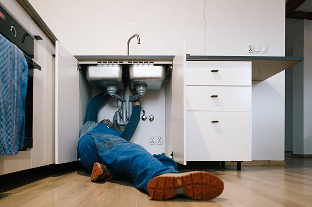 Professional Drain Cleaning technician working in Ellisville, IL